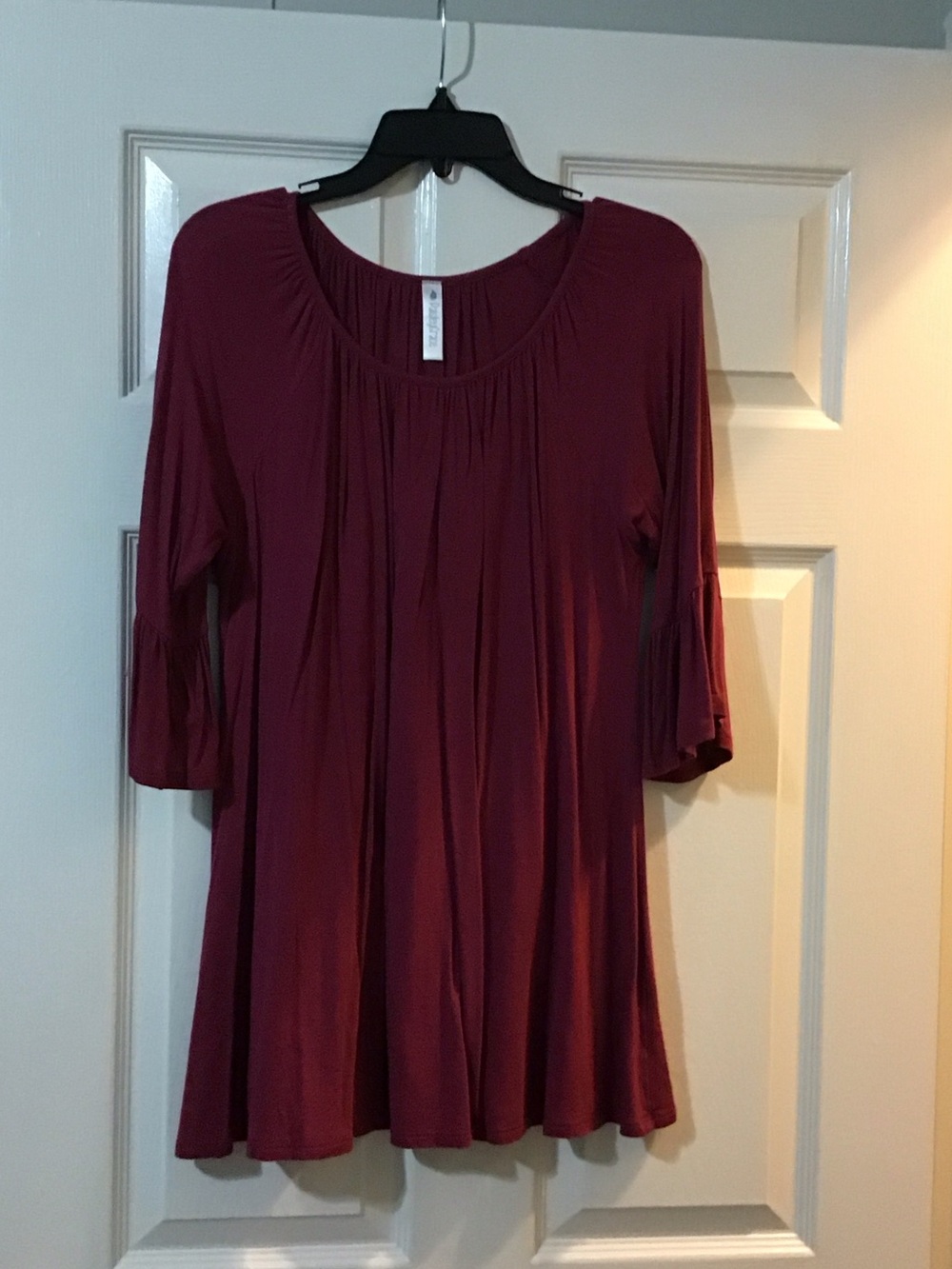 Women's Scoop Neck Tunic Top in Deep Wine